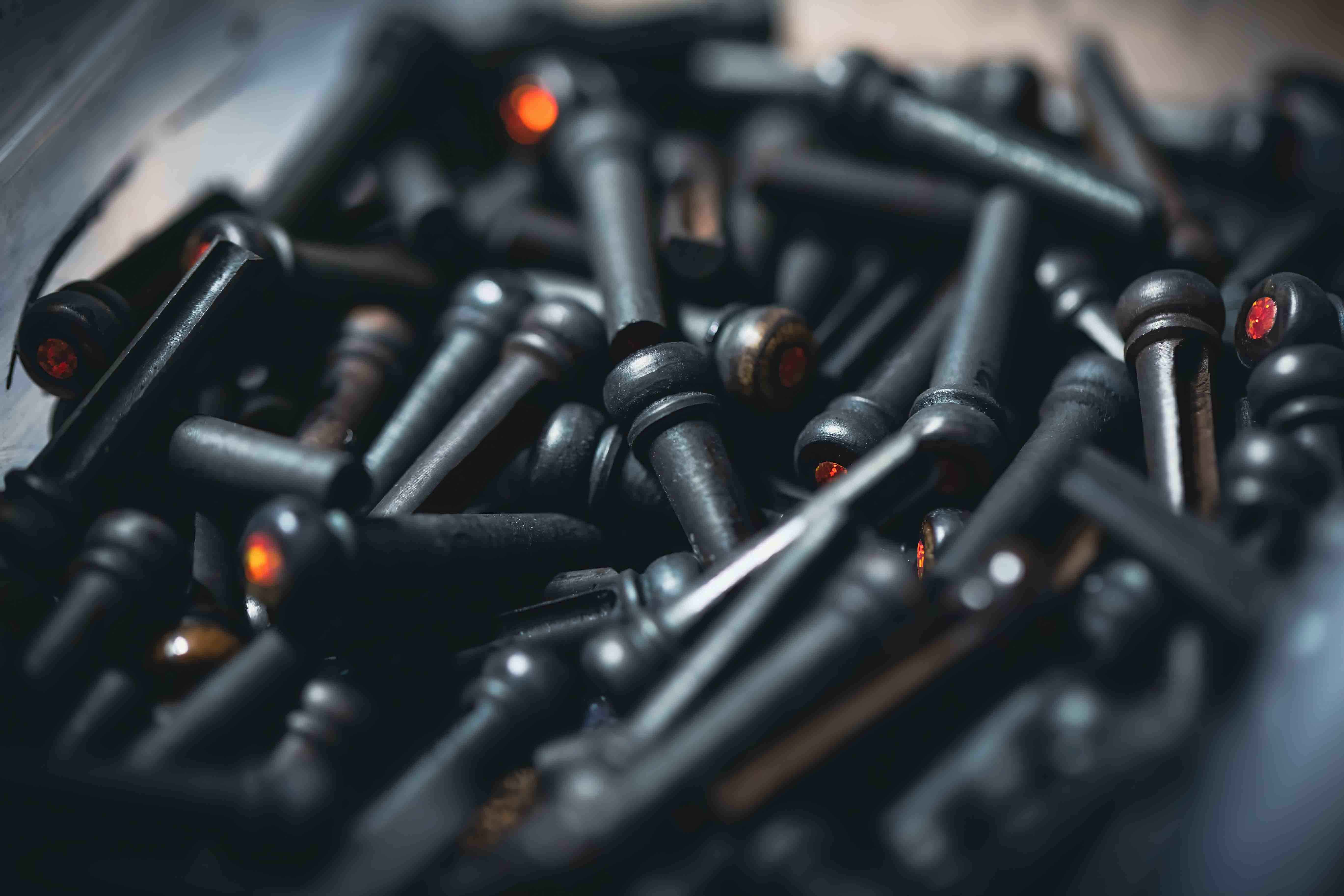 Petrs Violin & Guitar Shop | Repairs