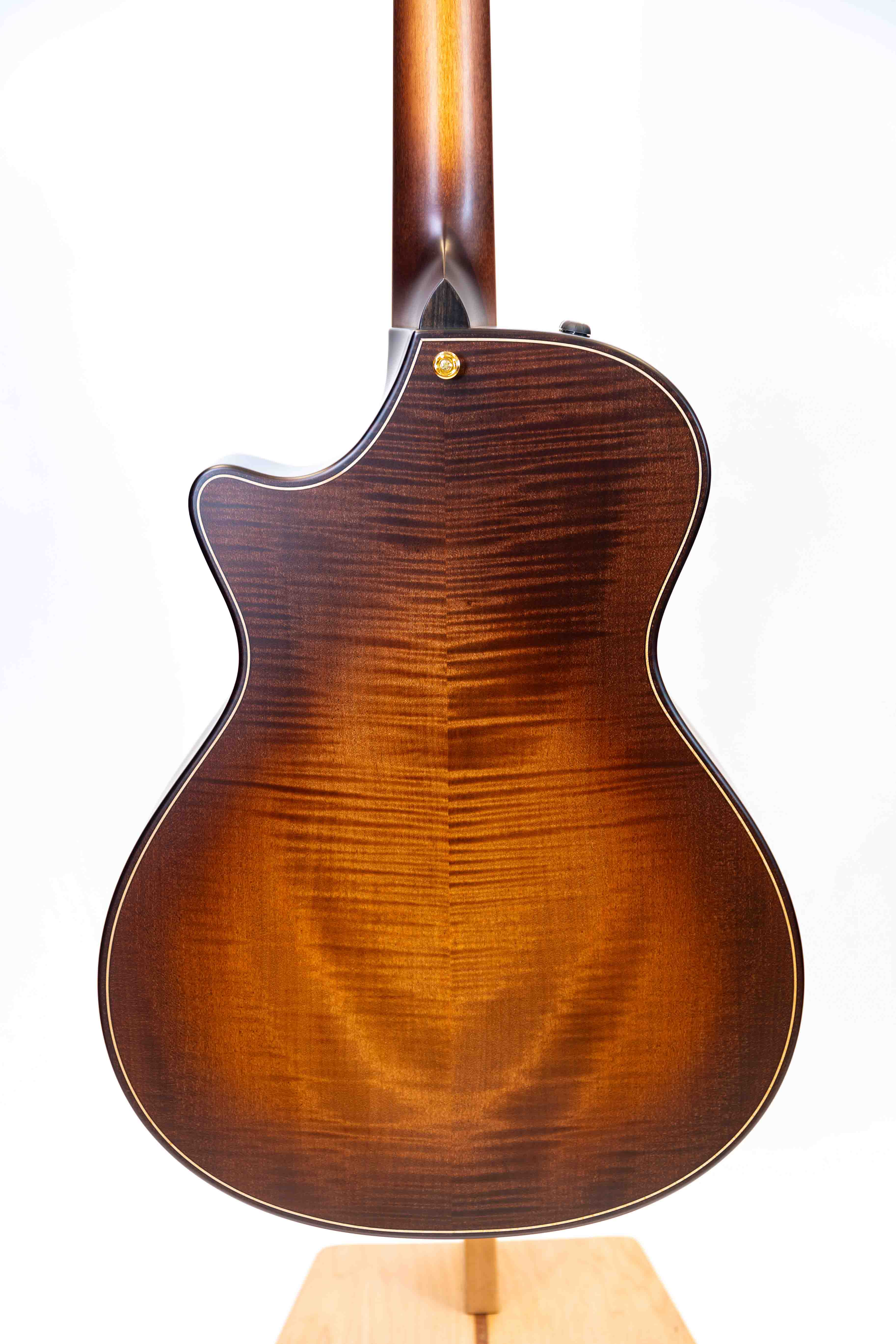 Taylor 652ce Builder’s Edition 12 String Wild Honey Burst